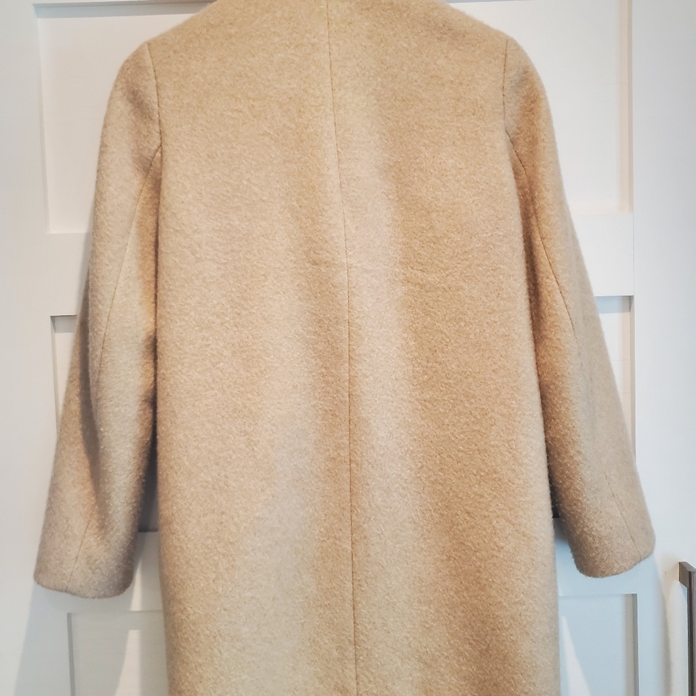 Woman coat - Picture 2 of 7